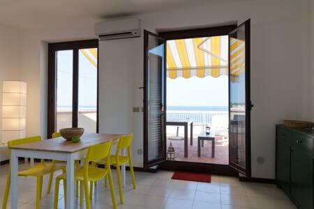 Апартаменты Casa Ciclopi Ачитрецца Экстерьер фото